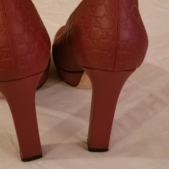 Gucci Red Guccissima Leather Peeptoe Platform Pump - Picture 4 of 9